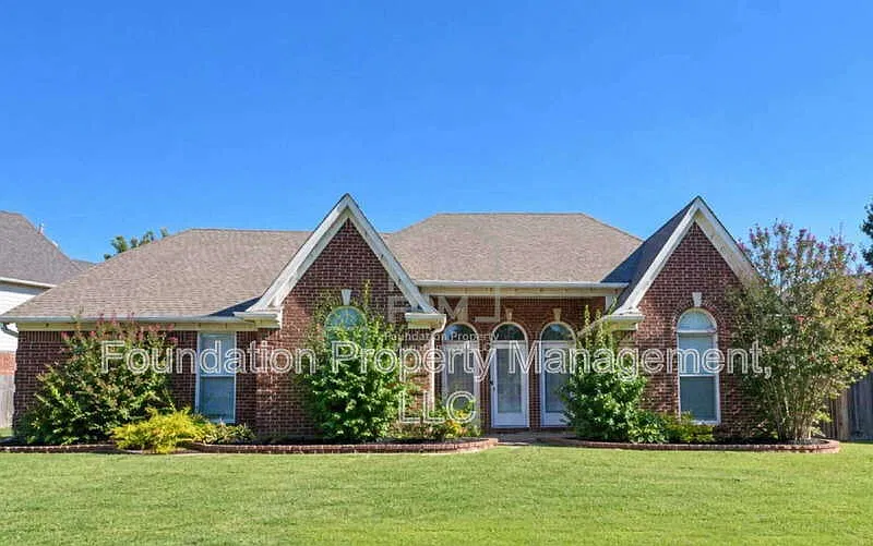 1270 Hidden Ridge Ln