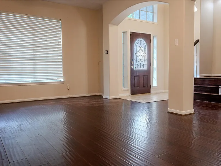 8531 Regalbrook Dr — Photo 4