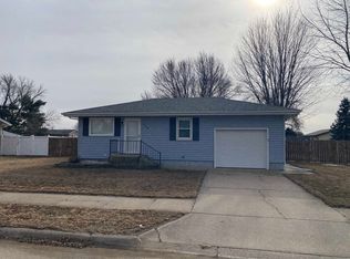 325 28th St, Columbus, NE 68601