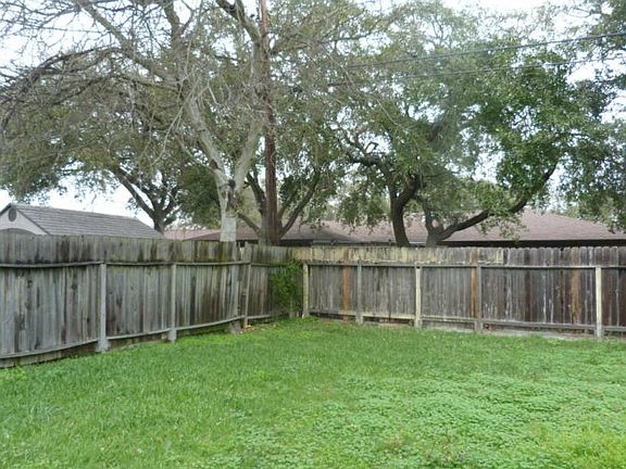 5th image of 130 E Janin Cir