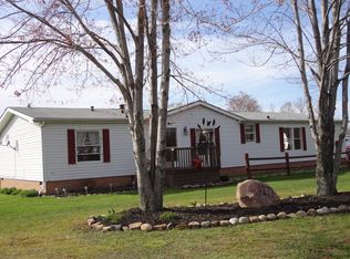 1277 Diver Rd, Deerfield, OH 44411