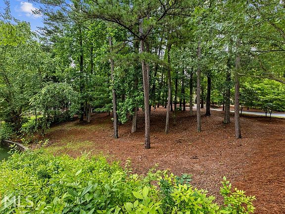 2nd image of 130 Stone Pond Ln