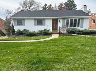 949 Villa Dr, Villa Hills, KY 41017