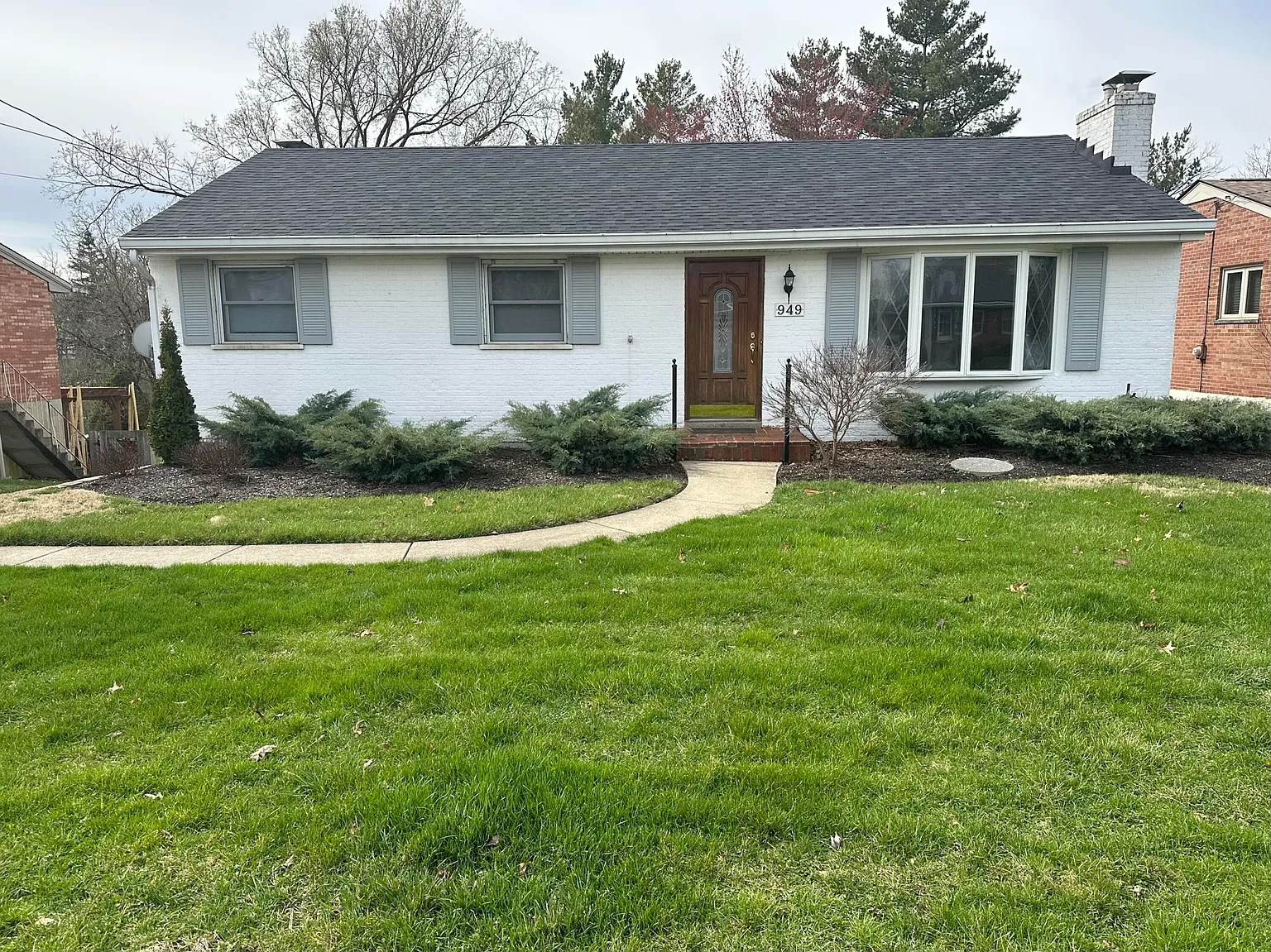 949 Villa Dr photo 1