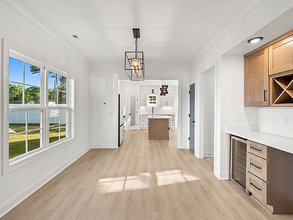 4th image of 116 Arbor Ridge Cir