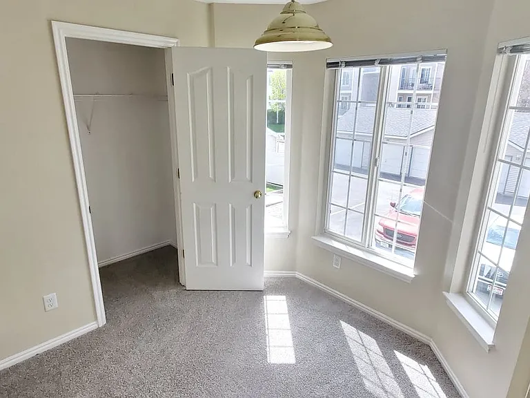 Parkwood Pointe Apartments — Photo 51