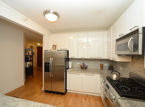 2nd image of 420 E Waterside Dr Unit 1110
