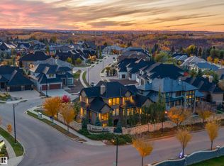 2807 Wheaton Dr NW, Edmonton, AB T6W 2M6