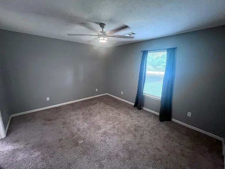 34 Shamsie Dr — Photo 13