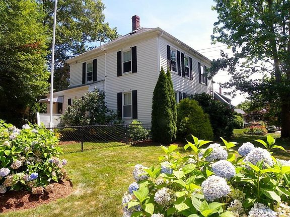 3rd image of 33 Davis St