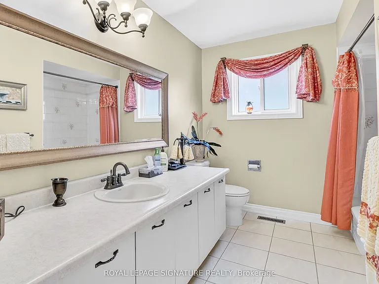 566 Huntington Ridge Dr — Photo 18