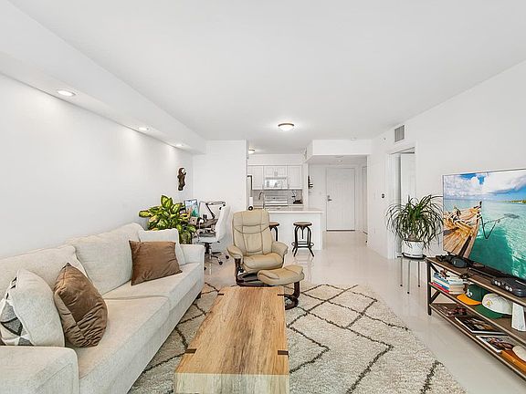 3rd image of 1155 Brickell Bay Dr APT 2005