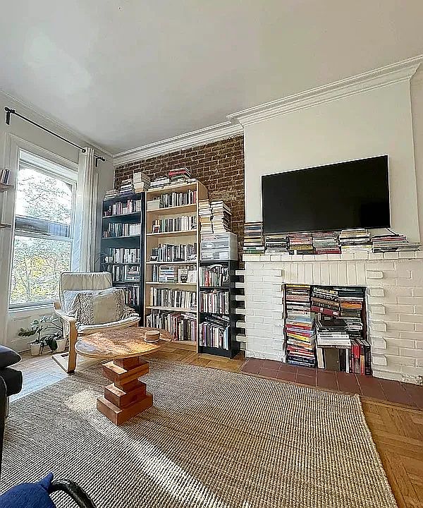 1st image of 605 6th St APT 4A