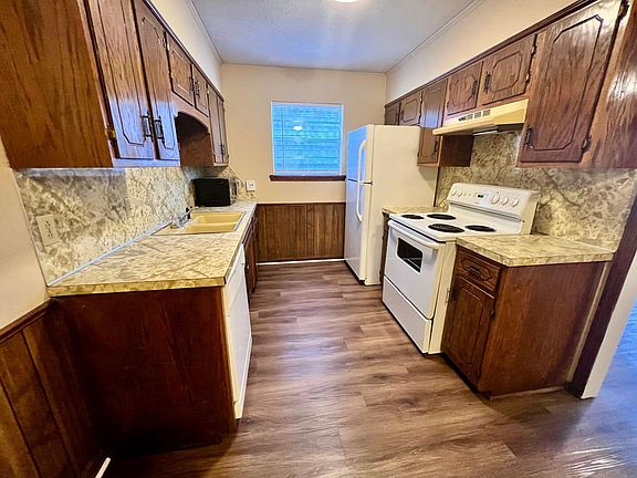 4th image of 1112-1114 Tancred St #1112