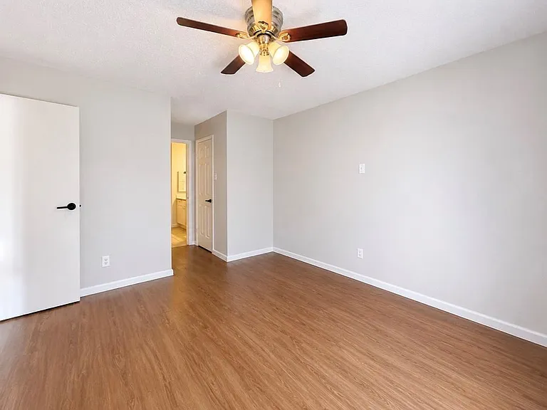 10110 Forum West Dr #333 — Photo 8