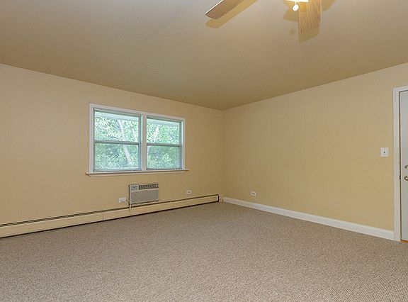 5th image of 233 Robert Dr APT 22