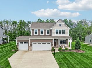 9074 Winfield Ln, North Ridgeville, OH 44039