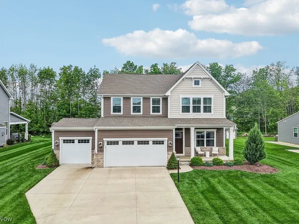 9074 Winfield Ln, North Ridgeville, OH 44039