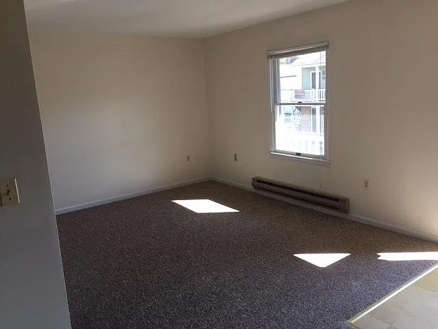 Building Photo - 265 E Green St #2
