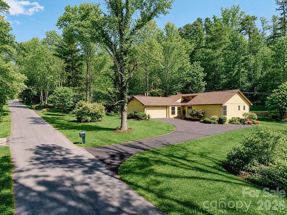 1st image of 63 Pinecroft Rd