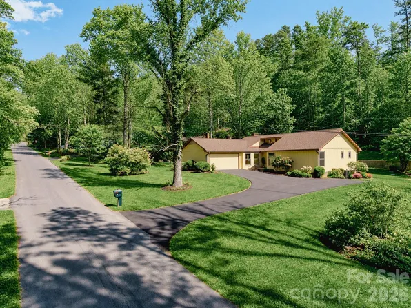 63 Pinecroft Rd, Asheville, NC 28804