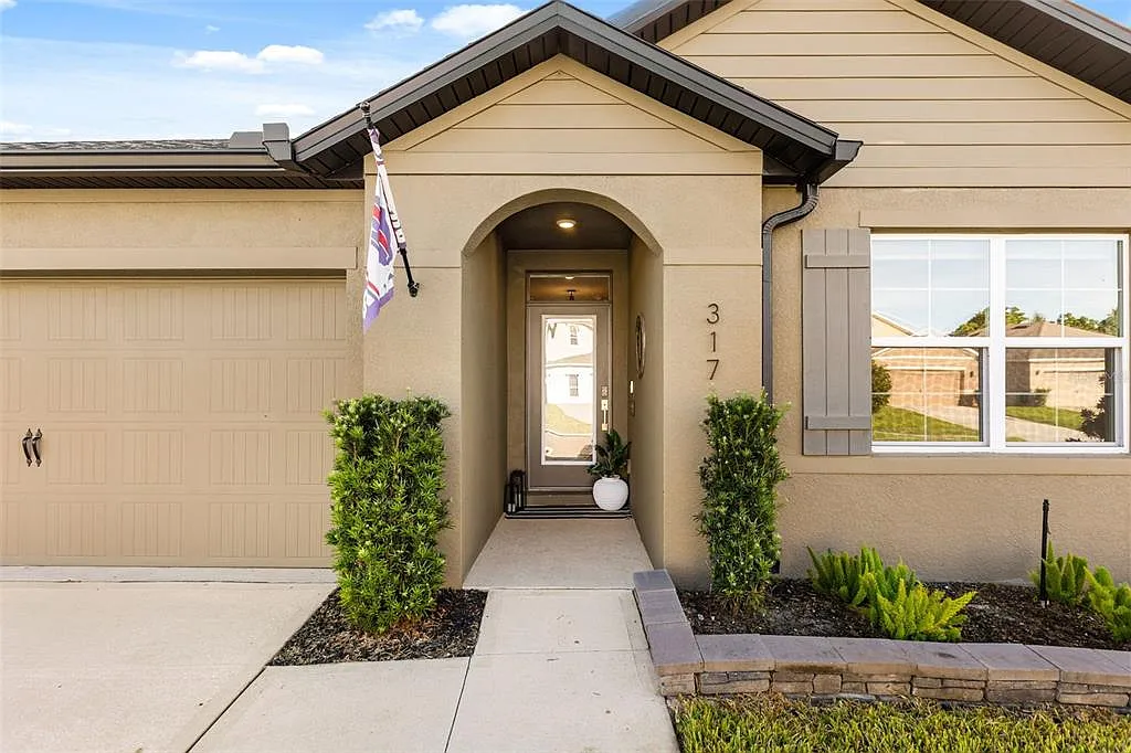 3 bed, 2.0 bath, 1706 sqft, $2,550 — Photo 4