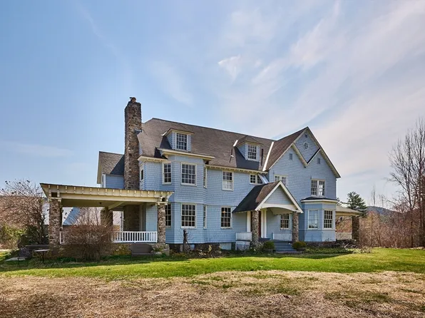 181 School St, Northfield, MA 01360