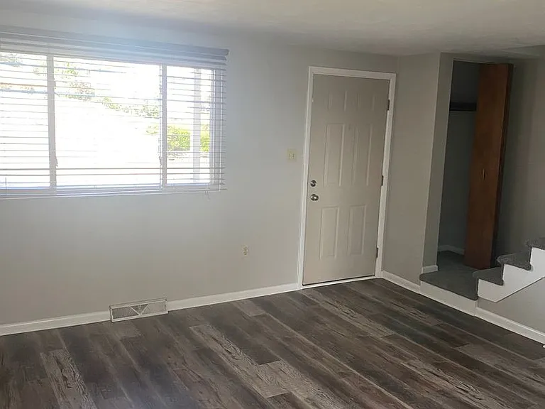 13 Franklin Ave — Photo 6