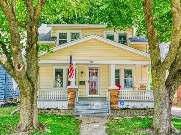 740 Cleo St, Lansing, MI 48915