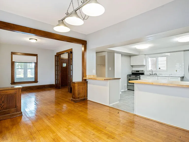 3325 Hennepin Ave — Photo 6
