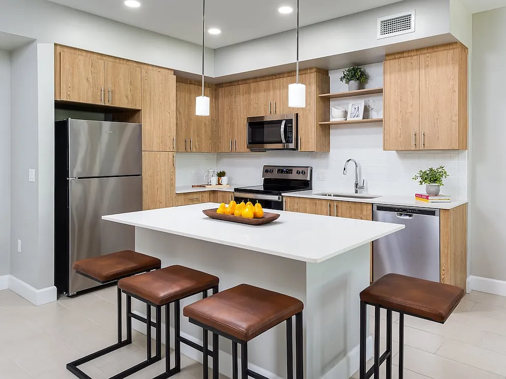 Avalon Doral — Photo 2