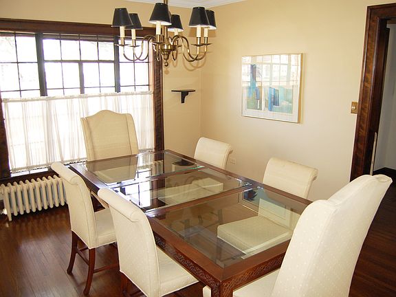4th image of 2364 Meadowwood Dr