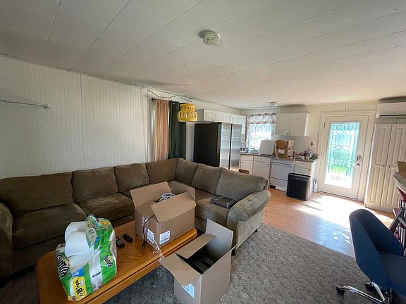 3rd image of 5157 N William St