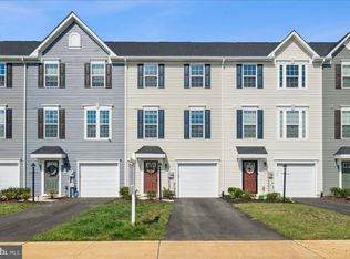 24 Absolution Dr, Hedgesville, WV 25427