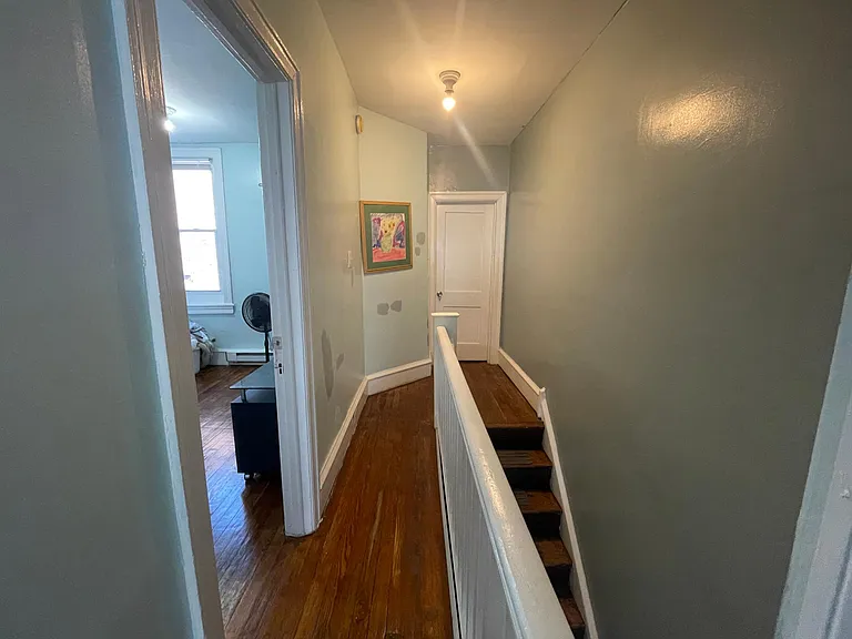 925 E Tioga St — Photo 13