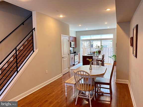 3rd image of 1624 Latona St