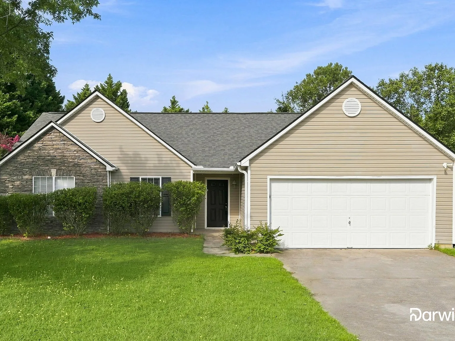 3 bed, 2.0 bath, 1436 sqft, $2,025 — Photo 1