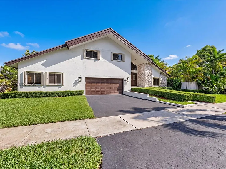 14251 SW 107th Ter — Photo 3