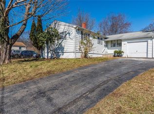 96 Camp Pl, Bridgeport, CT 06606