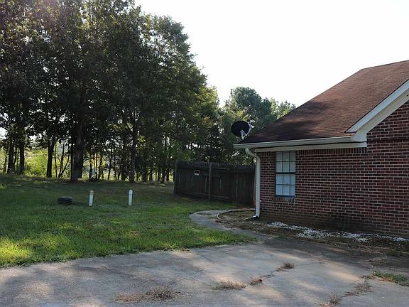 3rd image of 269 Cobbville Dr E