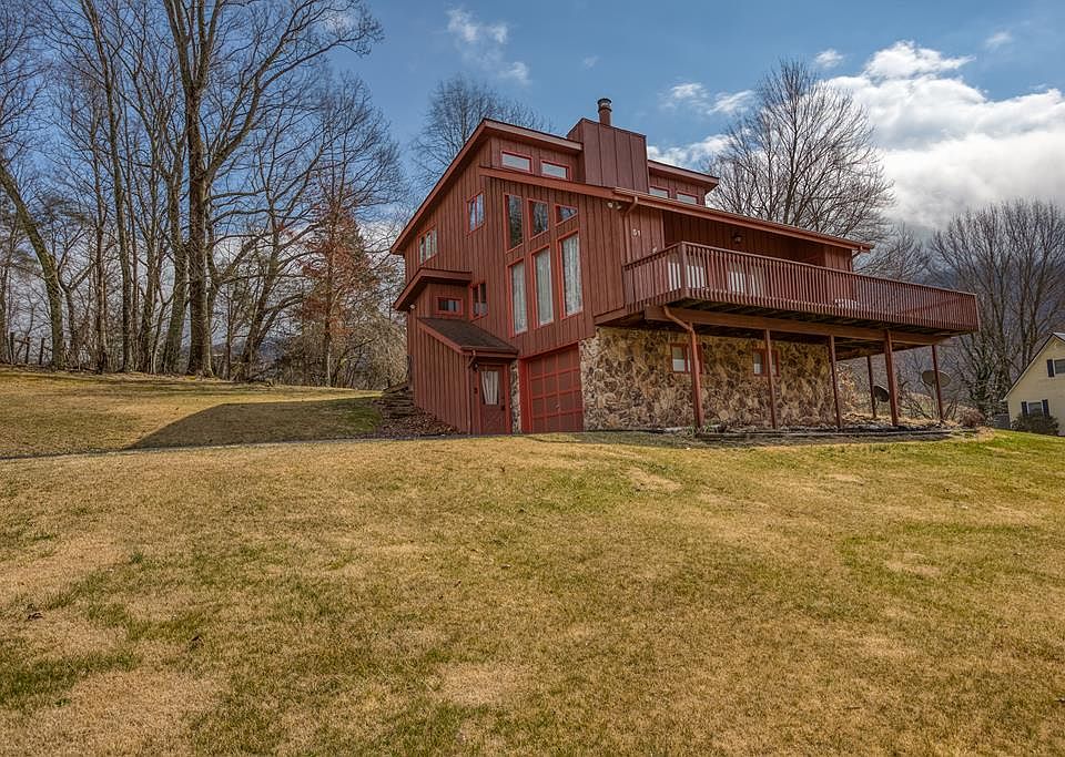 1st image of 51 Echo Ln