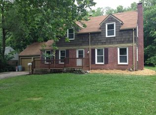 8727 Sleepy Hollow Rd, Kansas City, MO 64131