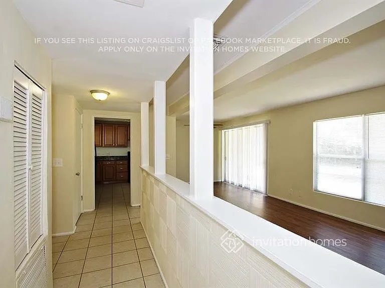 717 Baywood Dr — Photo 2