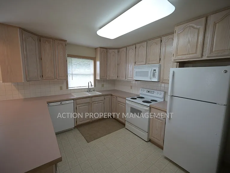 1464 Heath Rd — Photo 13
