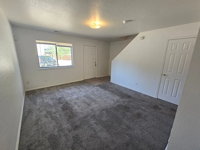 80 Blackburn Ln — Photo 9