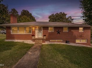 127 Deadrick Dr, Kingsport, TN 37663