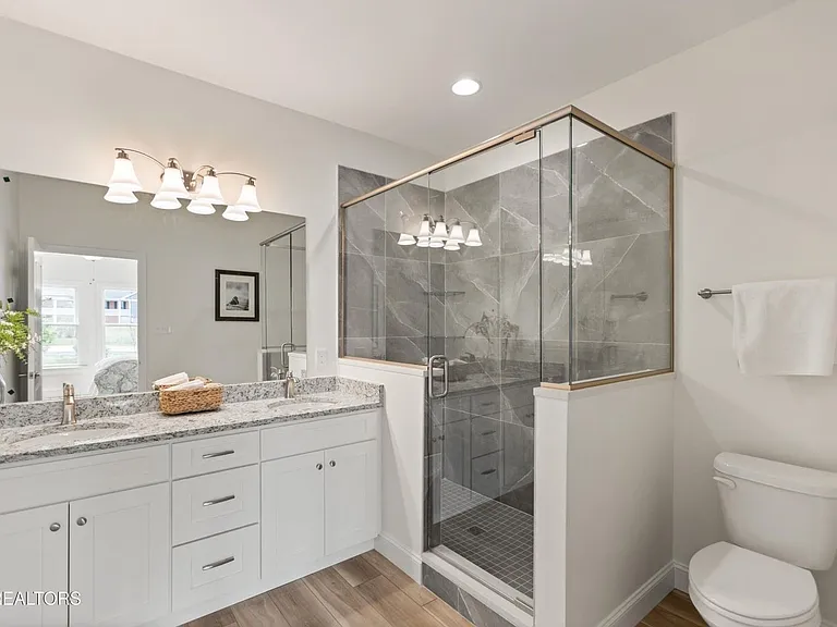 1402 Summer Meadow Dr — Photo 10