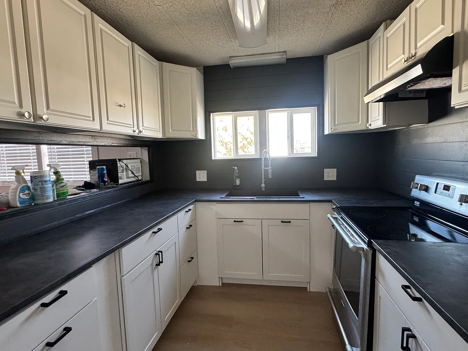4 bed, $2,400 — Photo 4