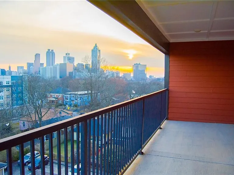525 Parkway Dr #518 — Photo 8