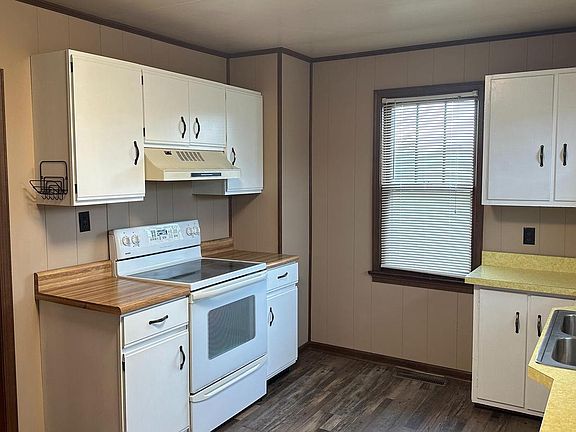 4th image of 11 Strawberry Ln